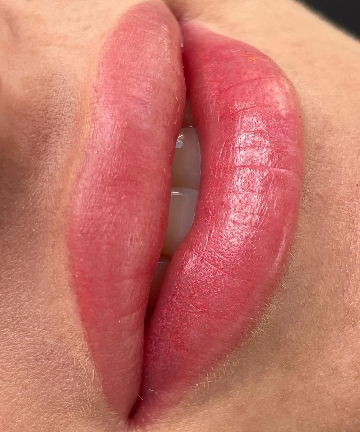 Micropigmentación de labios efecto natural
